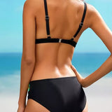 Bikini a spacco con sfumature eleganti